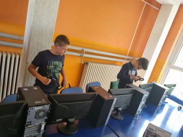 Фондација "Алек Кавчић" и МГ настављају акцију донирања рачунара