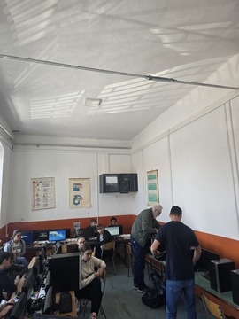 Донација рачунара школи у селу Дебрц